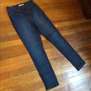 Levi’s 721 High Rise Skinny (29) Medium Wash